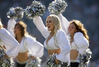 Denver Broncos v Oakland Raiders